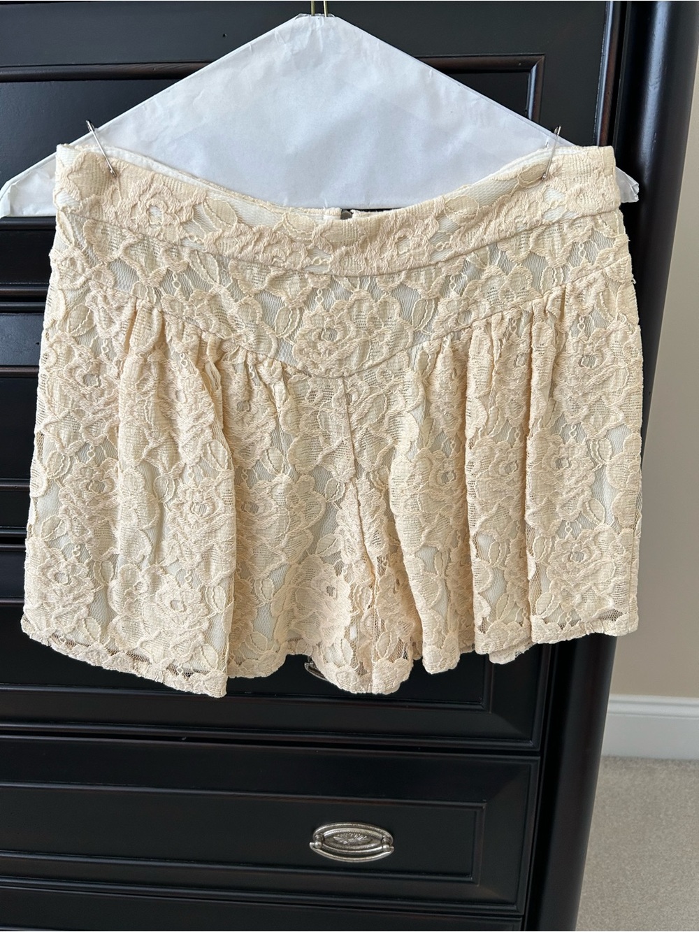 Ella Moss Cream Lace Skort with Flared Silhouette